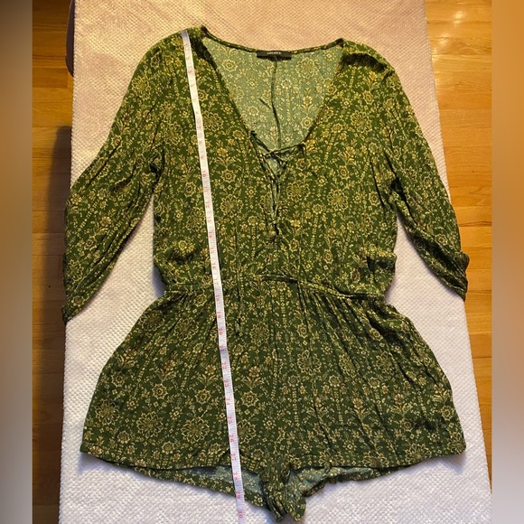 Boho lace front long sleeve romper - Picture 6 of 7